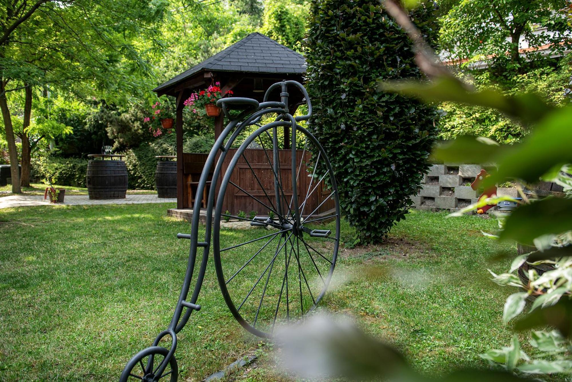 Hattrick Guest house 3*